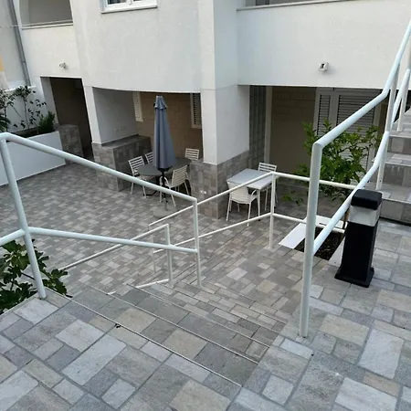 Sandra Apartment Baska Voda